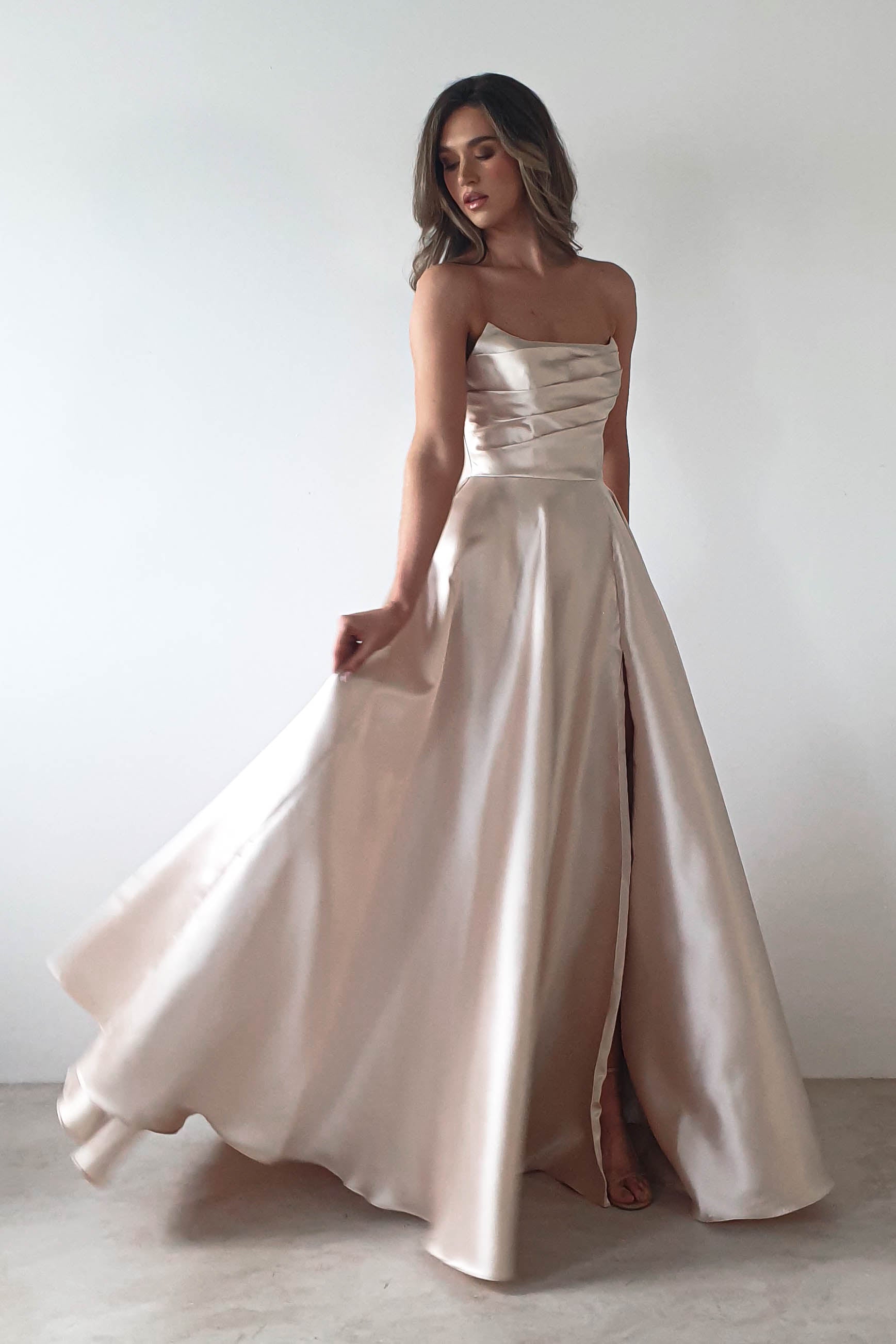 Vestido Miya Champanhe